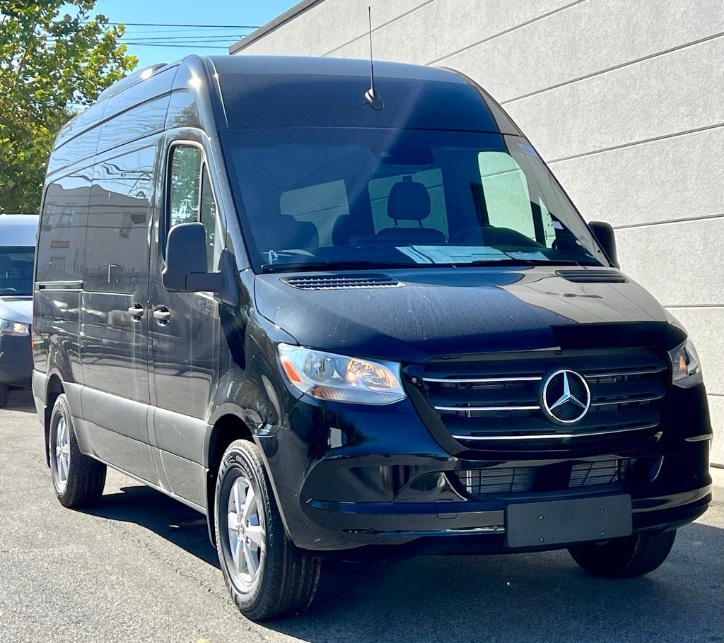 2024 Mercedes-Benz Sprinter Passenger Van Base's photo