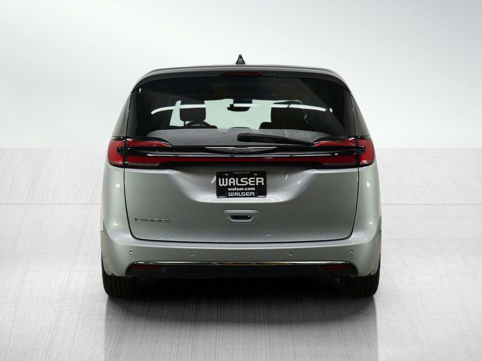 2023 Chrysler Pacifica Touring L photo 4