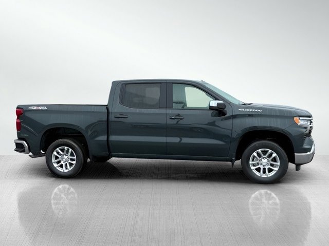2025 Chevrolet Silverado 1500 LT photo 3