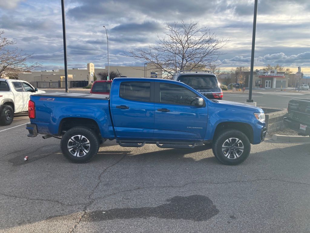 2022 Chevrolet Colorado Z71 photo 2