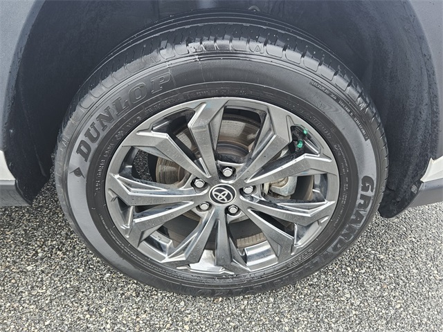 2023 Toyota RAV4 Hybrid XLE Premium photo 18