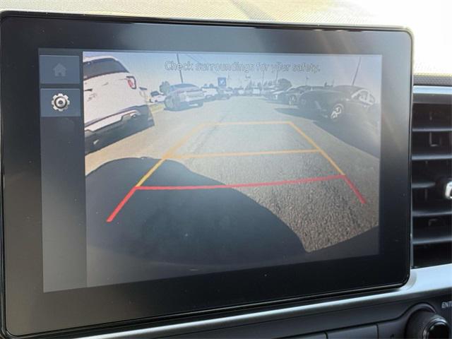 2025 Hyundai Venue SEL photo 4