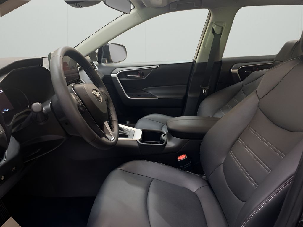 2024 Toyota RAV4 XLE Premium photo 12