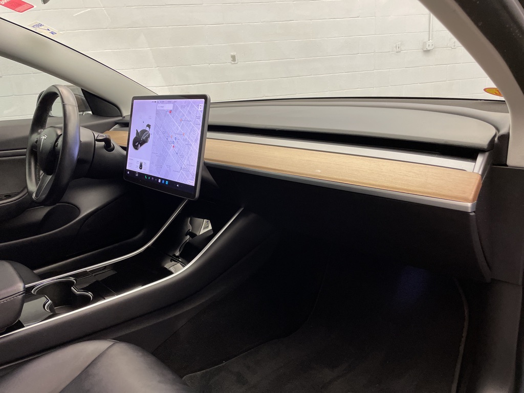 2018 Tesla Model 3 Long Range photo 17