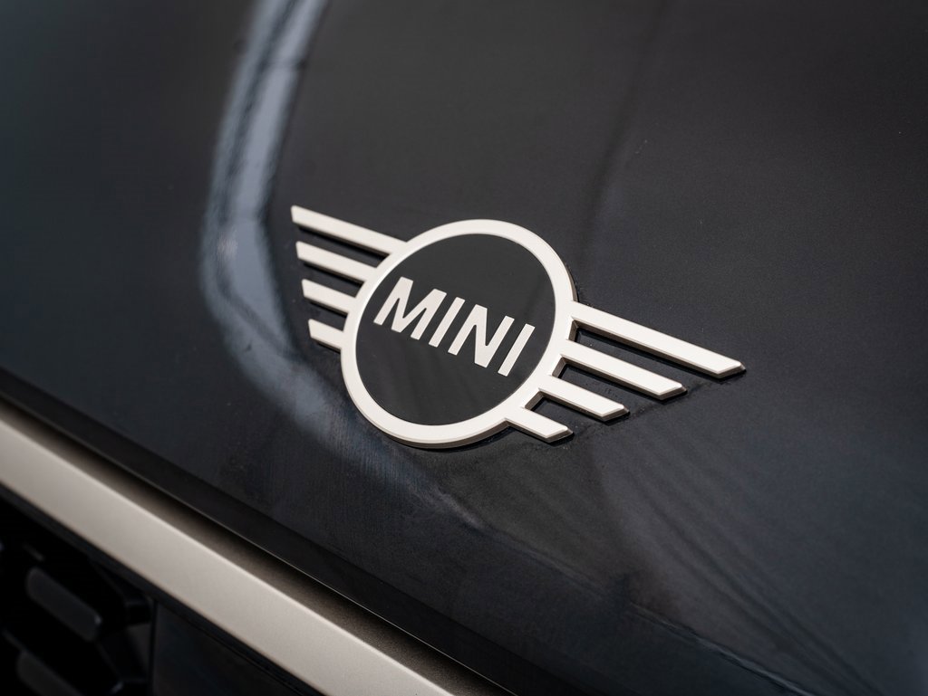 2025 Mini Cooper Signature photo 3