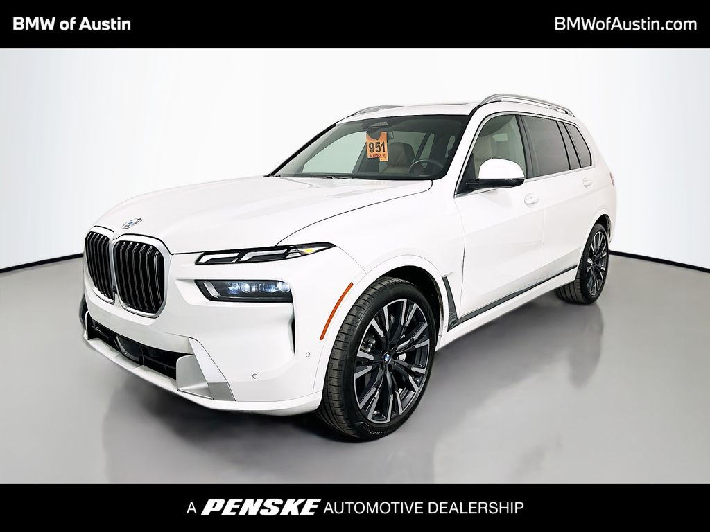 2025 BMW X7 40i's photo