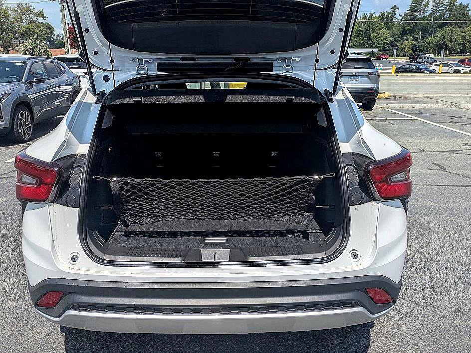 2025 Chevrolet Trax LT photo 26