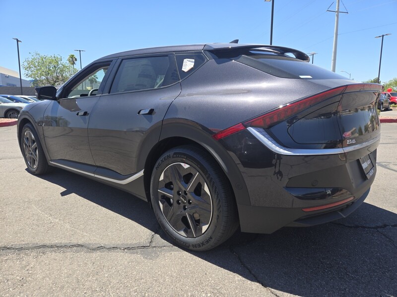 2025 Kia EV6 Light photo 4