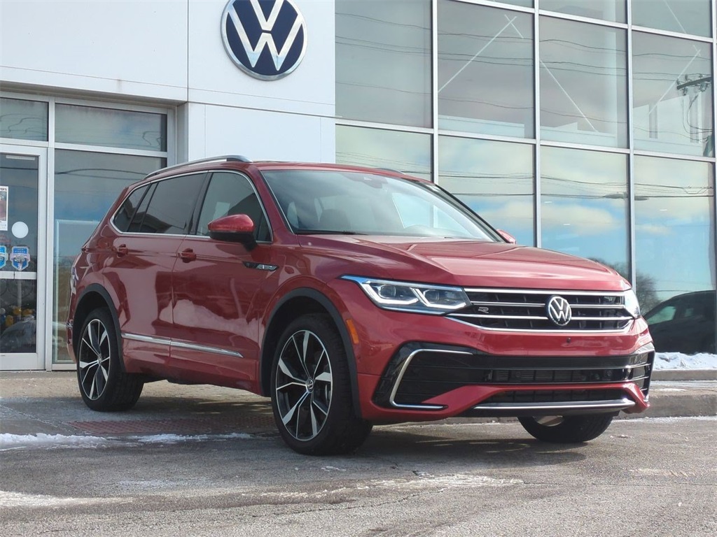 2024 Volkswagen Tiguan SEL R-Line Black photo 2