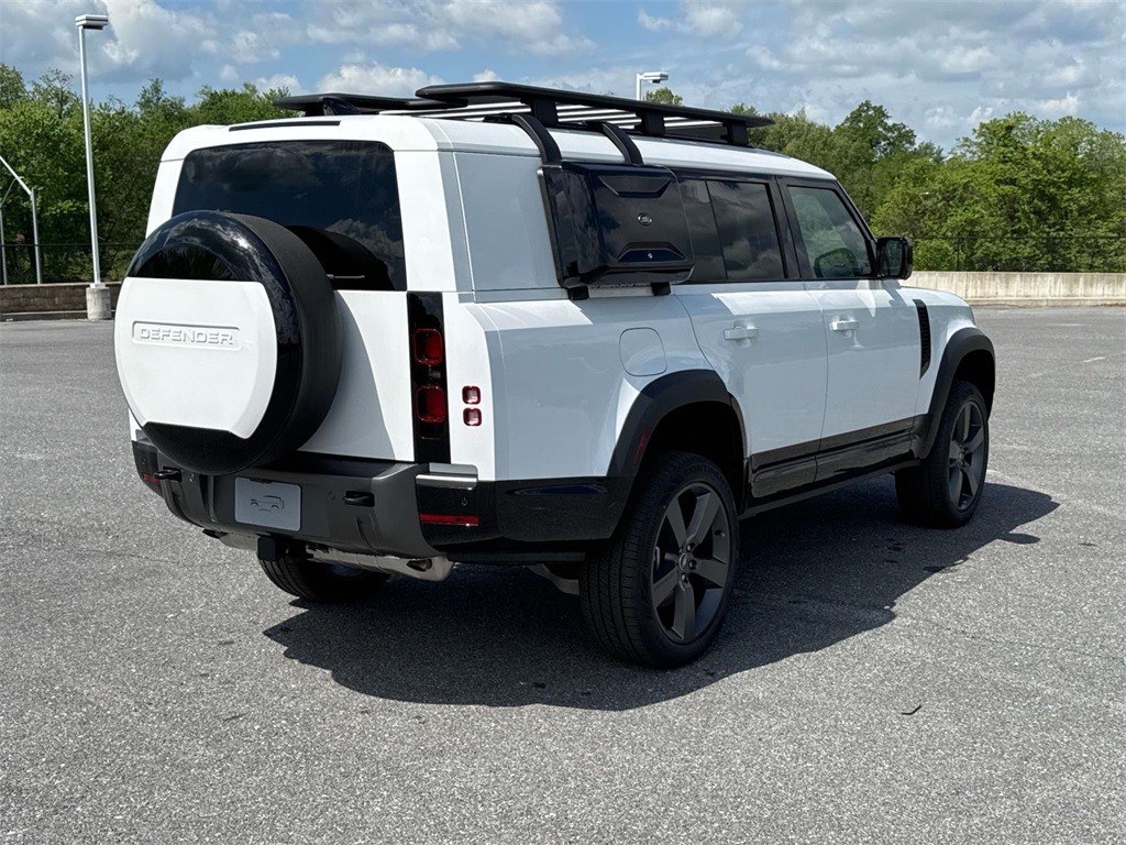2025 Land Rover Defender 130 Outbound photo 17