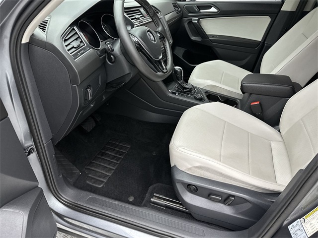 2021 Volkswagen Tiguan SE photo 3