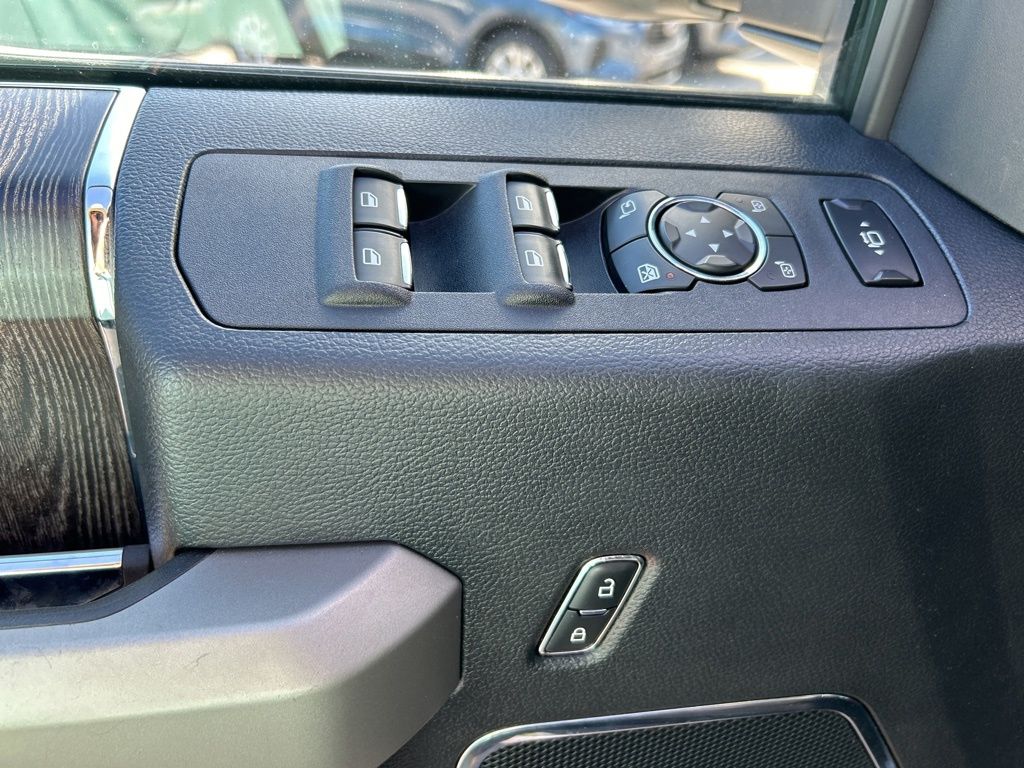 2020 Ford F-250 photo 12