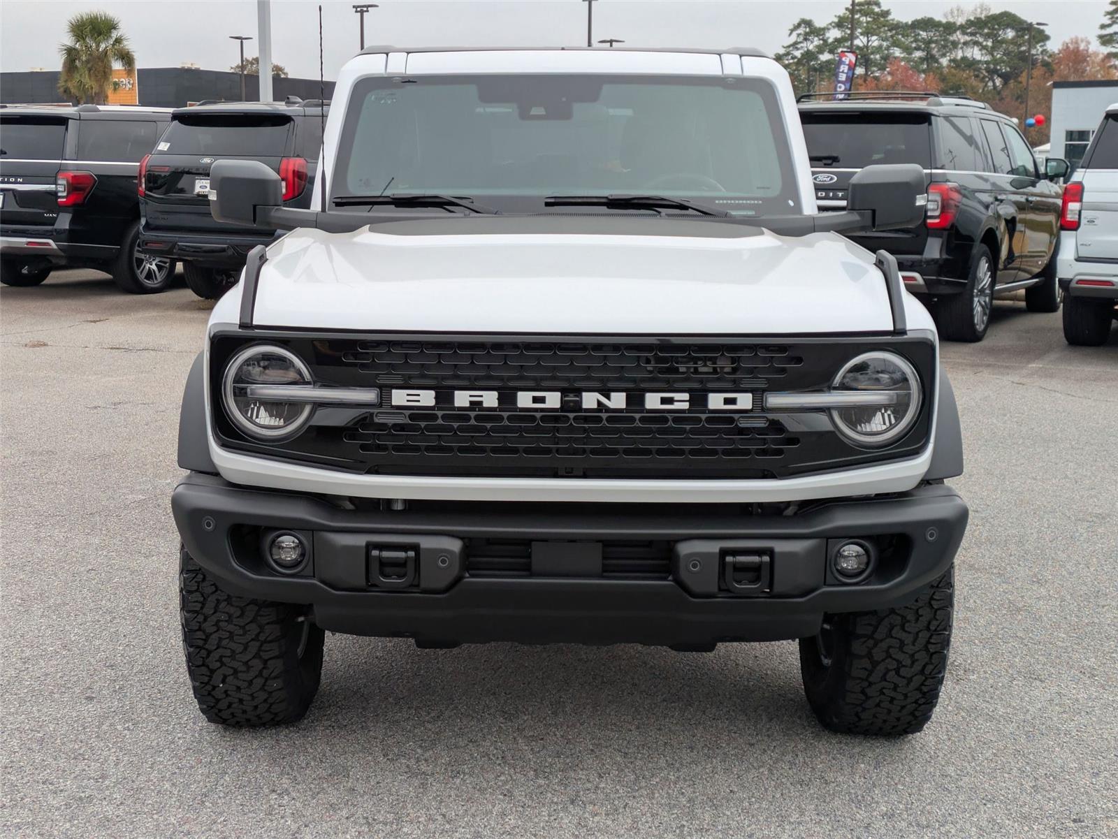 2025 Ford Bronco Badlands photo 2