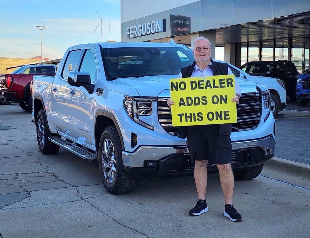 2026 GMC Sierra 1500 SLT's photo