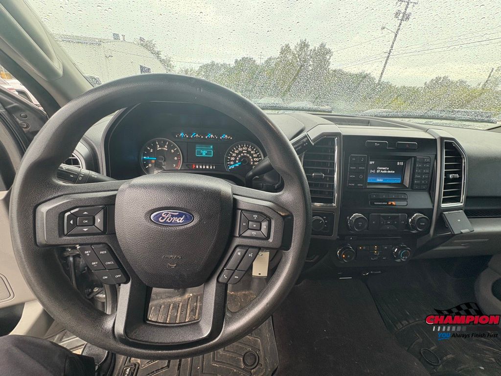 2016 Ford F-150 XLT photo 13