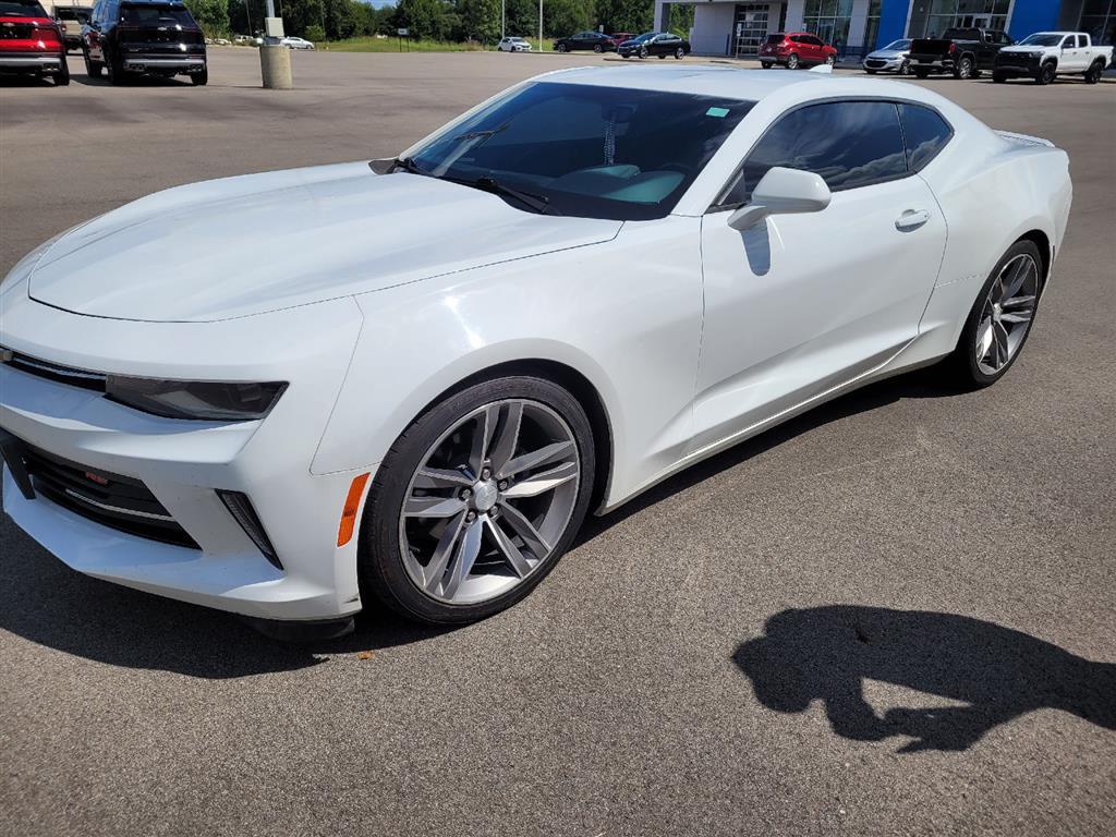 2017 Chevrolet Camaro 1LT photo 2