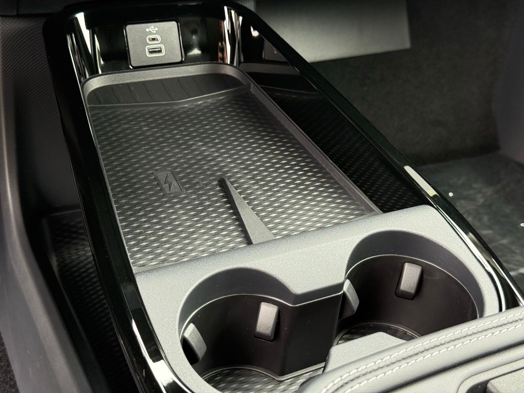 2025 Ford Mustang Mach-E Premium photo 11