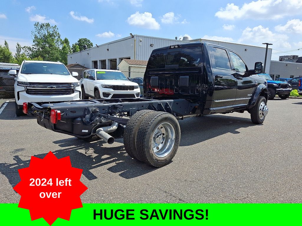 2024 Ram 5500 photo 4