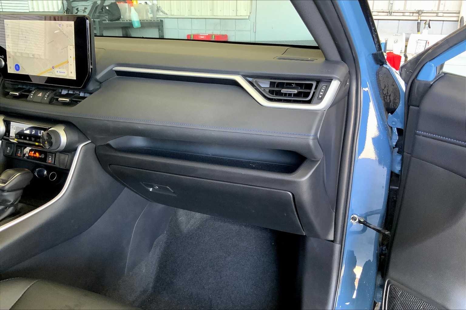 2024 Toyota RAV4 Hybrid XSE photo 15