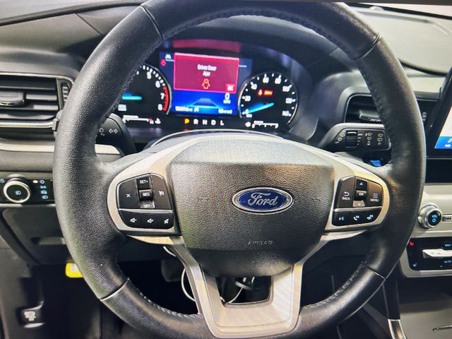 2023 Ford Explorer XLT photo 4