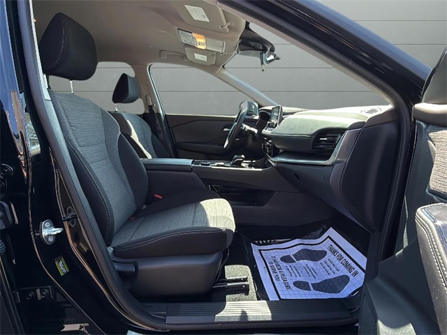 2023 Nissan Rogue SV photo 15