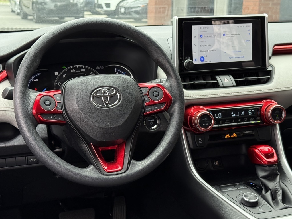 2023 Toyota RAV4 Hybrid XLE photo 25