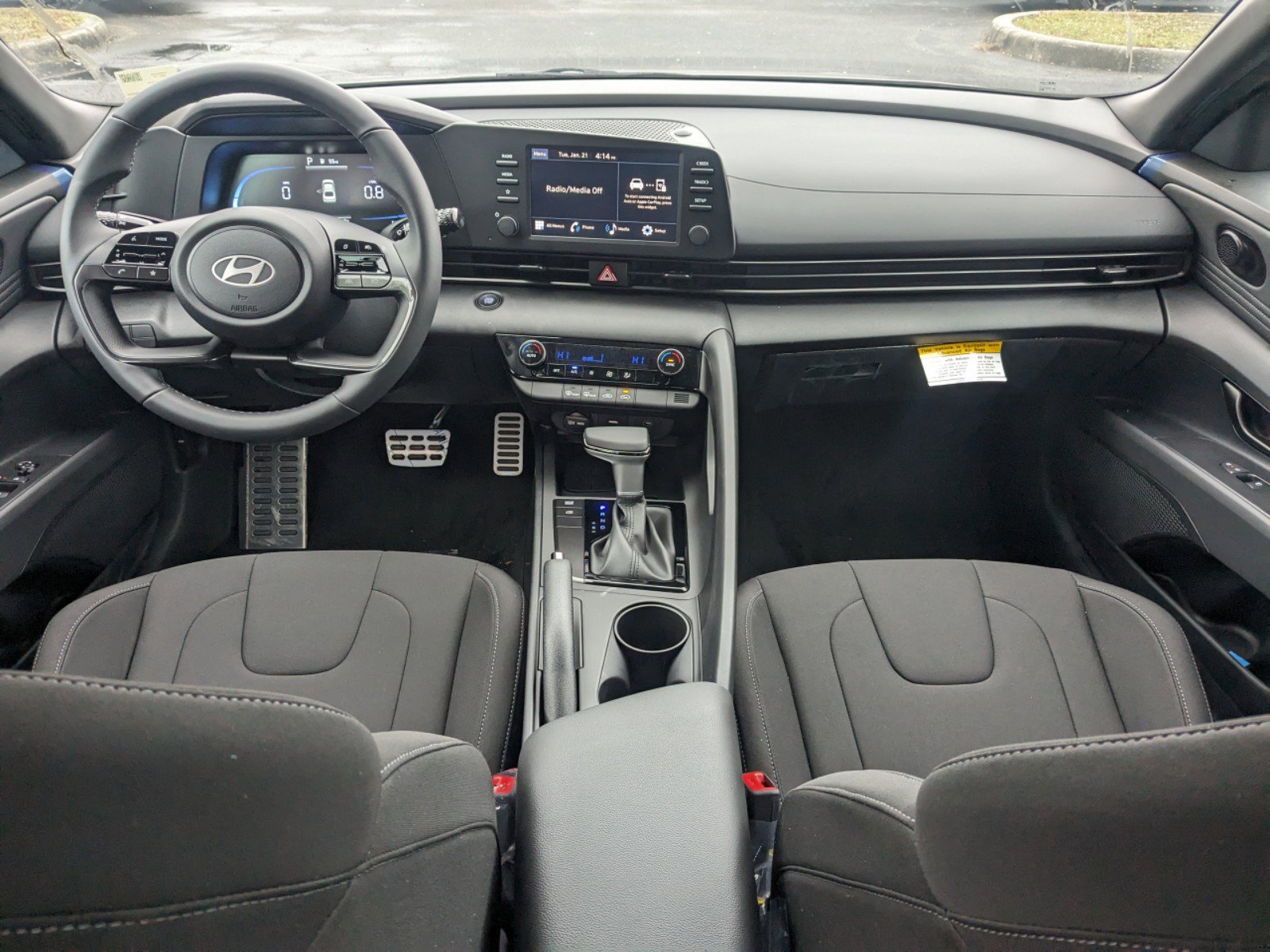 2025 Hyundai Elantra SEL Sport photo 13