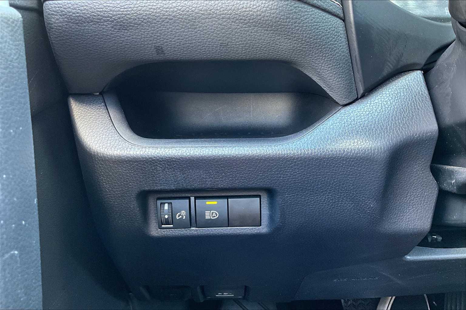2024 Toyota RAV4 LE photo 31