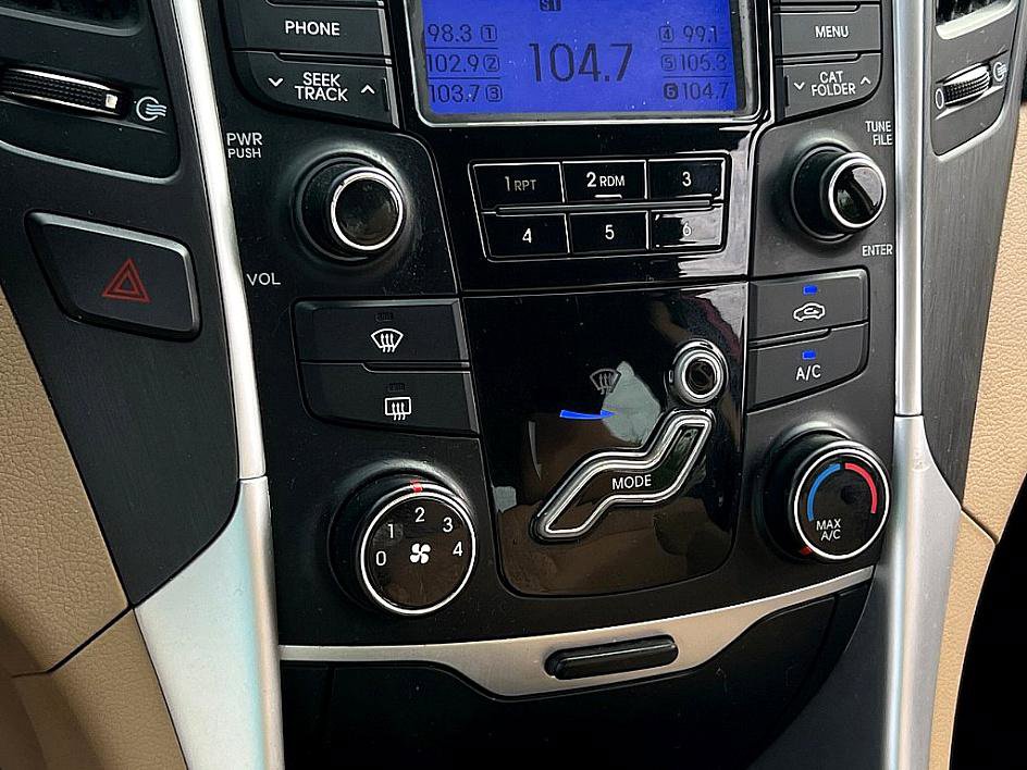 2013 Hyundai Sonata GLS photo 11
