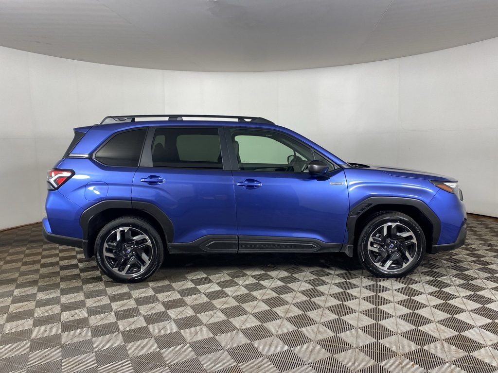 2025 Subaru Forester Premium photo 2