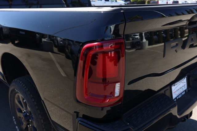 New 2026 Diamond Black Crystal Pearl-Coat Exterior Paint RAM Tradesman image 6