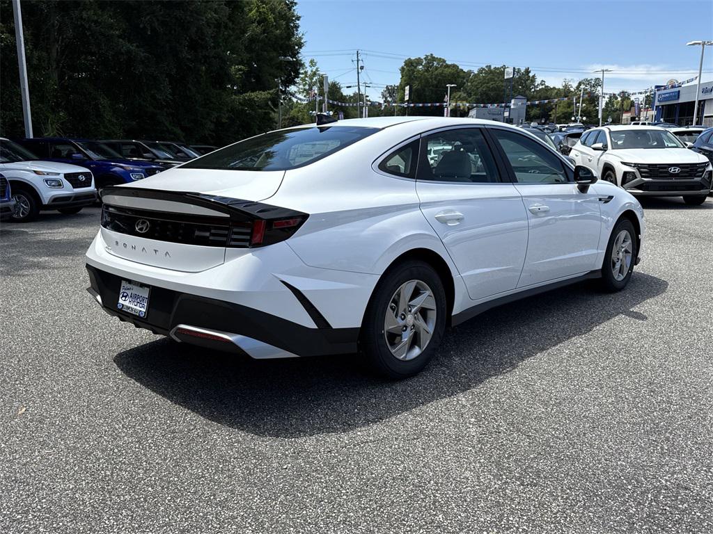 2025 Hyundai Sonata SE photo 3