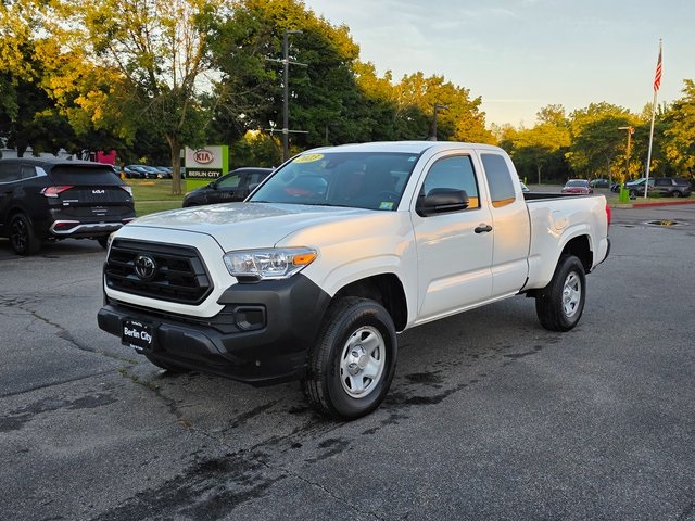 2023 Toyota Tacoma SR photo 3