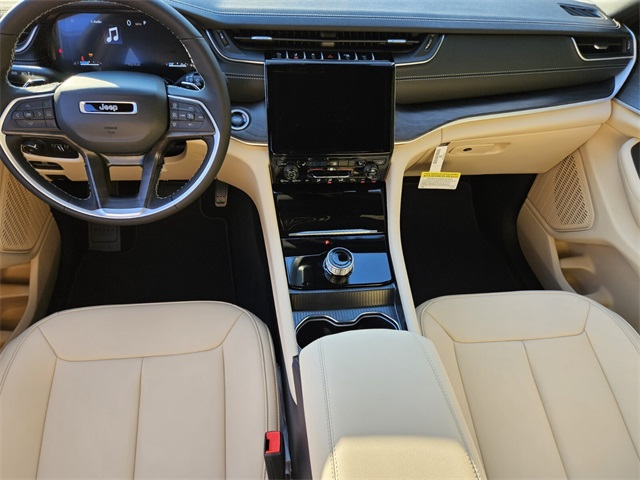 2025 Jeep Grand Cherokee Limited photo 7
