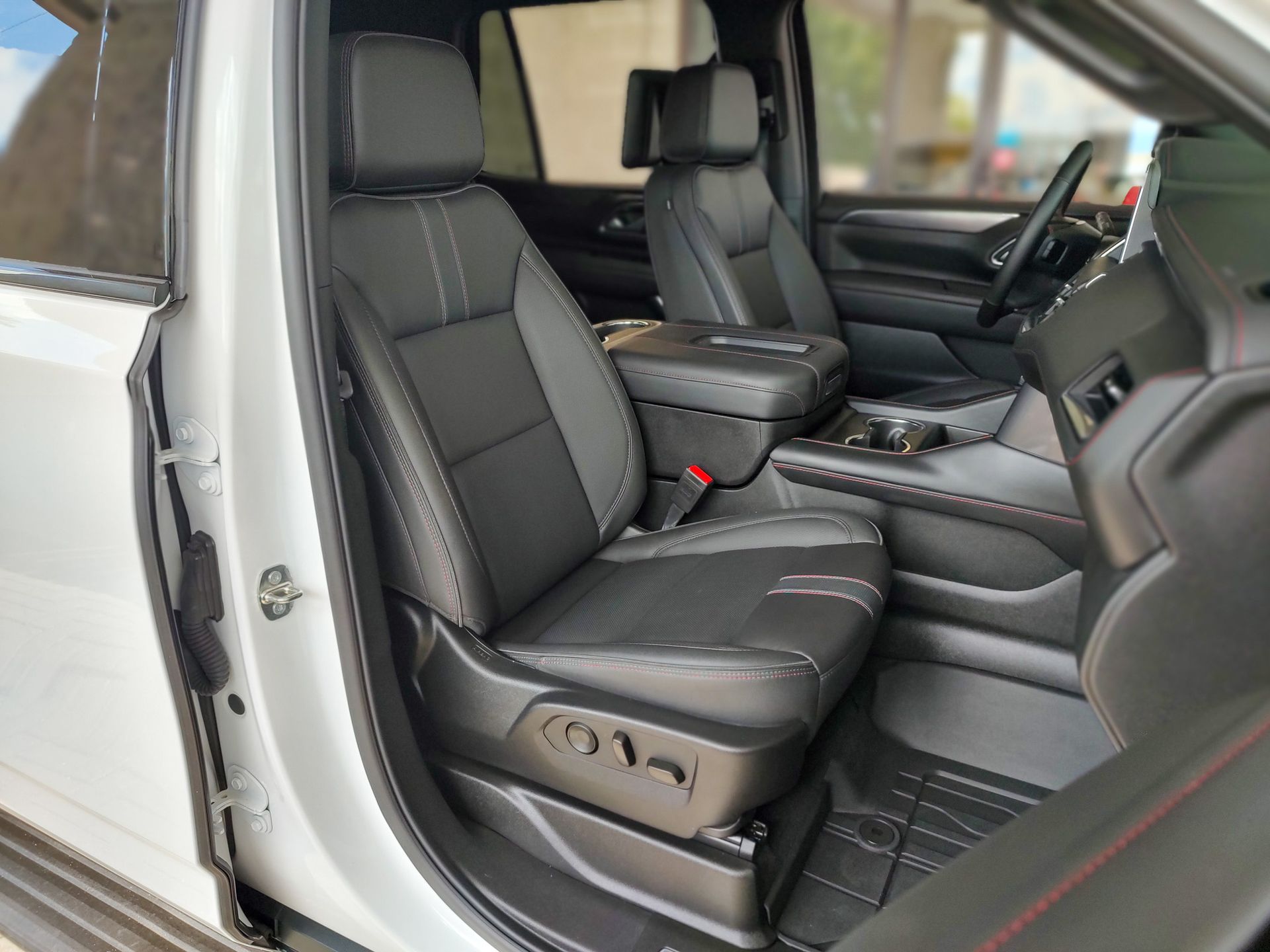 2024 Chevrolet Tahoe RST photo 6