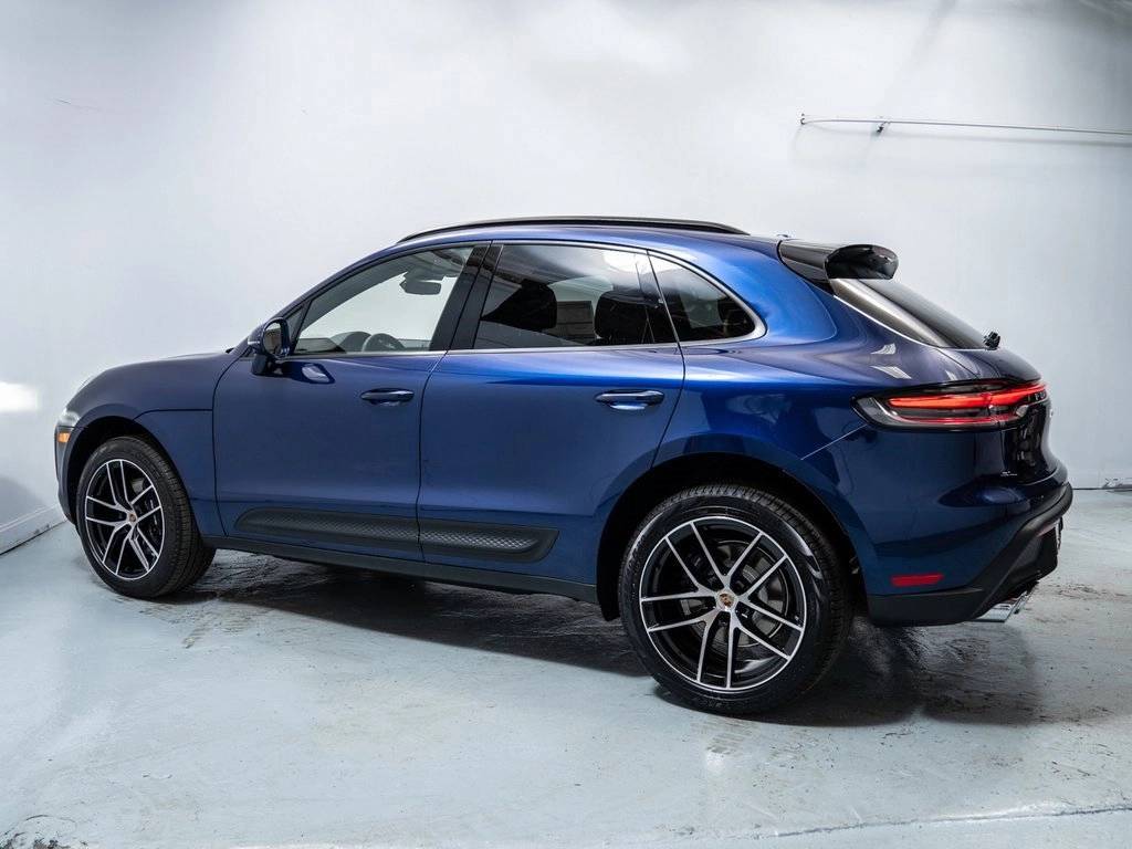 2026 Porsche Macan T photo 2