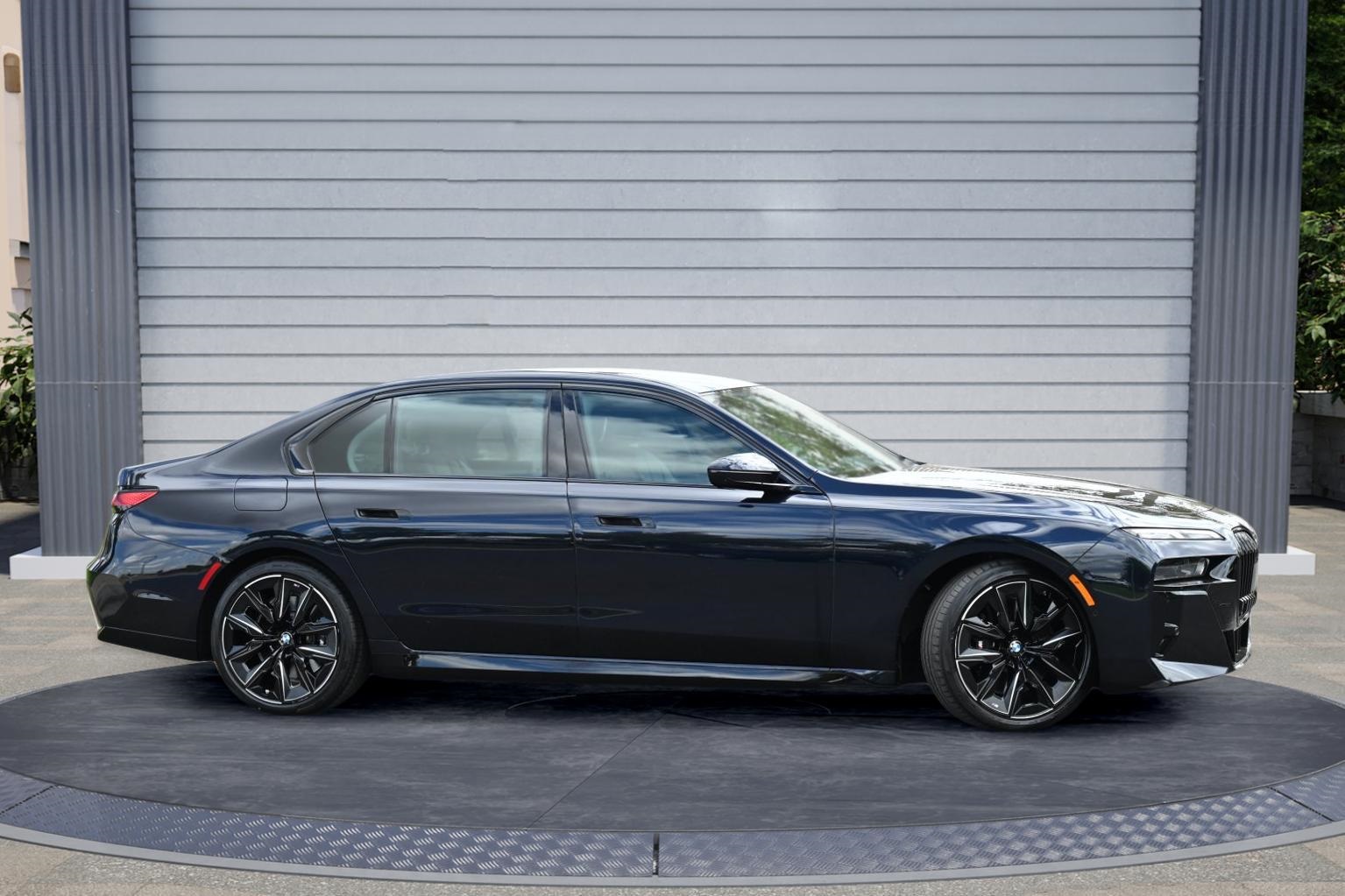 2023 Bmw 740i photo 3