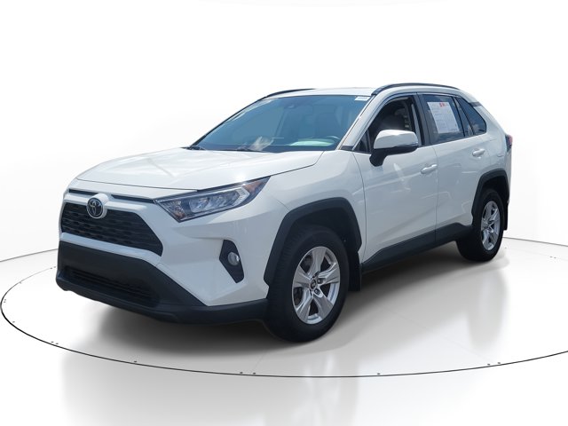 2019 Toyota RAV4 XLE photo 2