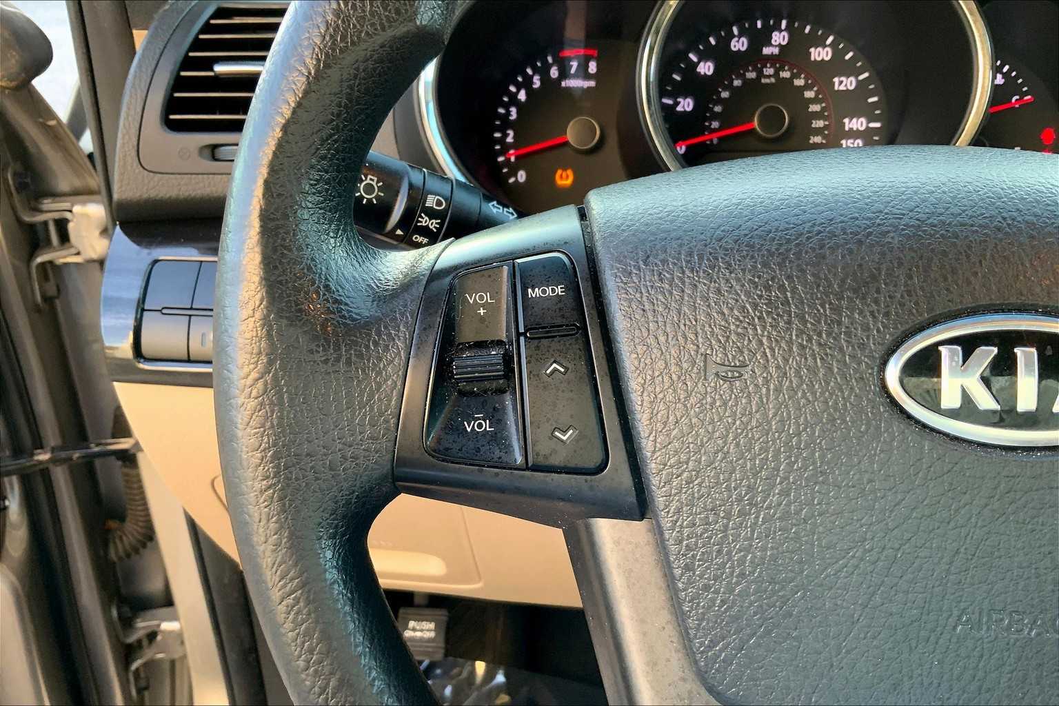 2013 Kia Sorento LX photo 22