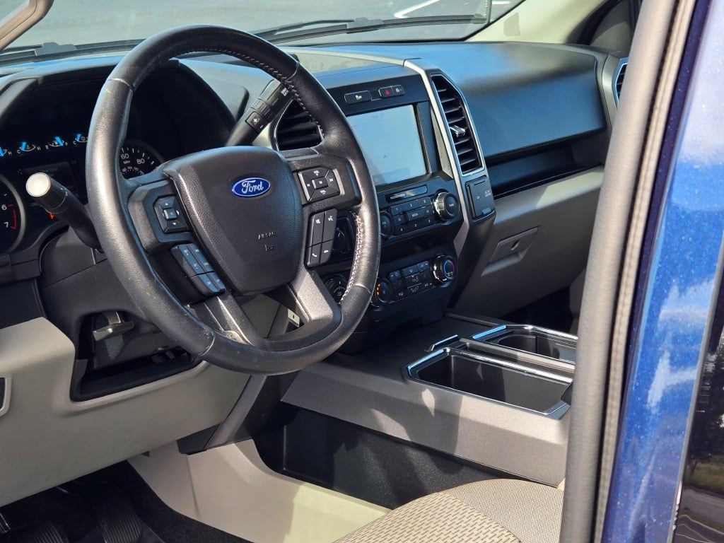 2020 Ford F-150 XLT photo 17