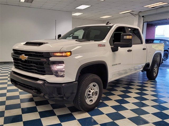 2024 Chevrolet Silverado 2500HD Work Truck Z71 photo 2