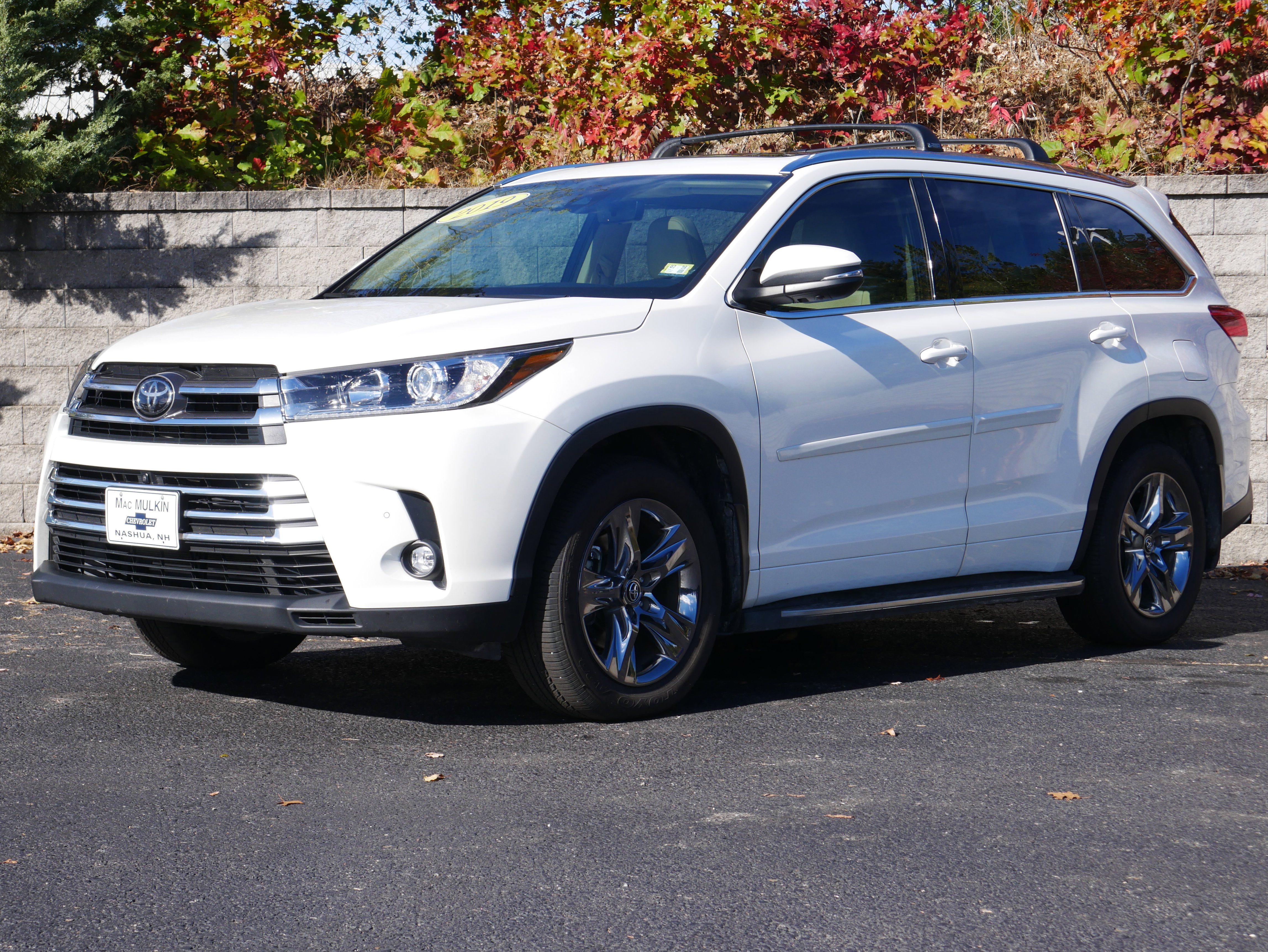 2019 Toyota Highlander Limited Platinum's photo