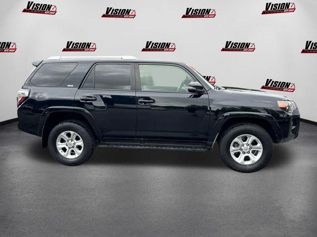 2016 Toyota 4Runner SR5 Premium photo 4