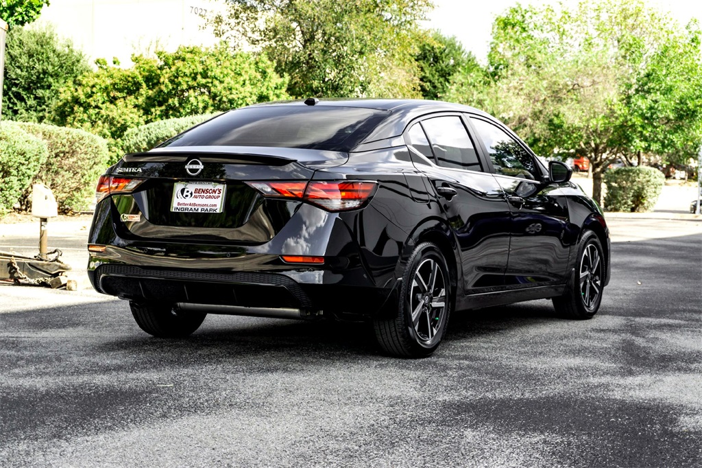 2025 Nissan Sentra SV photo 4
