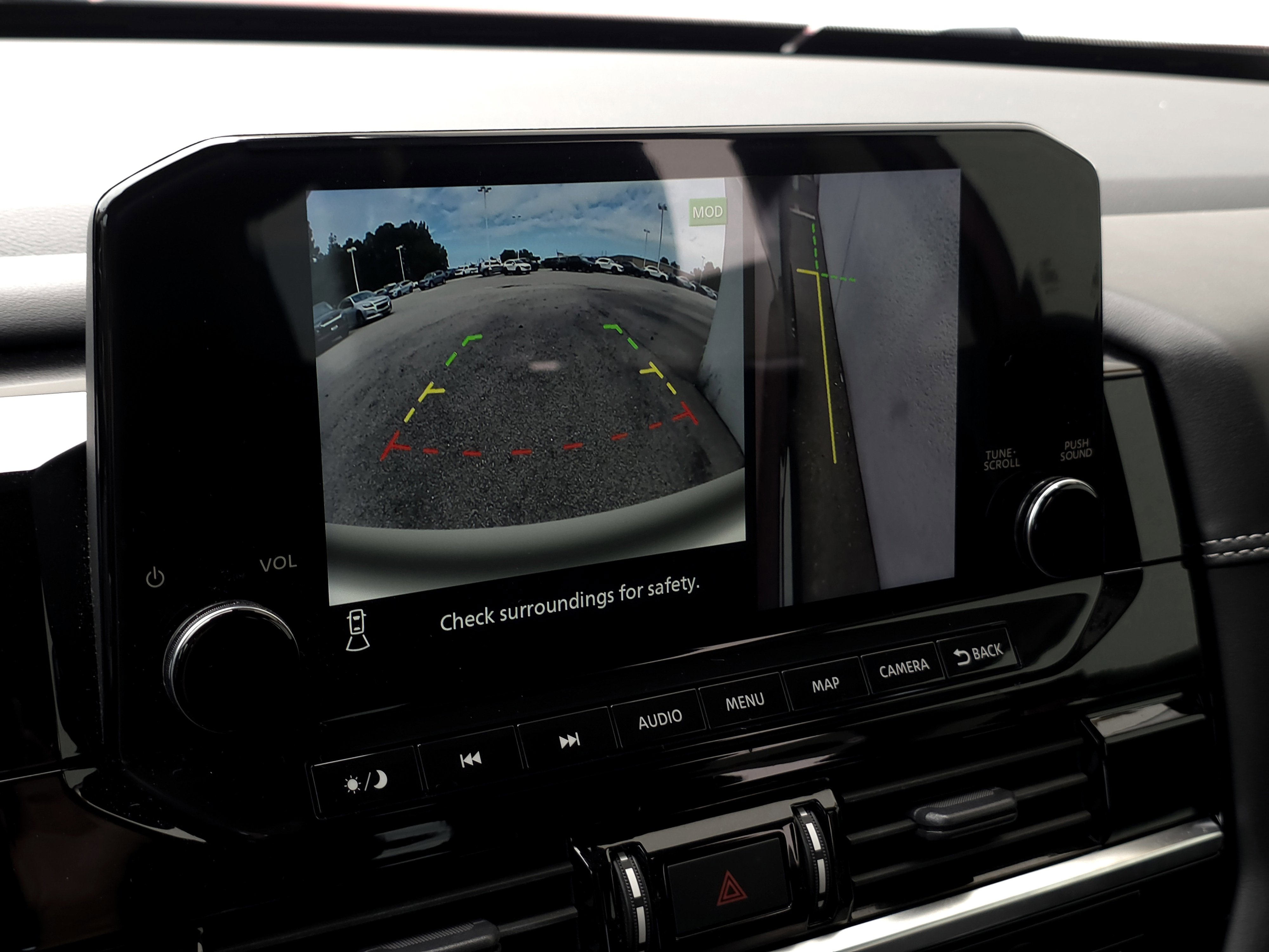 2023 Nissan Pathfinder Platinum photo 17