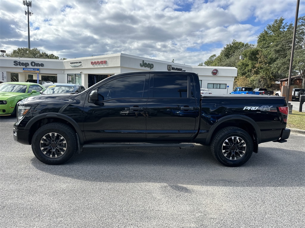 2023 Nissan Titan PRO-4X photo 4