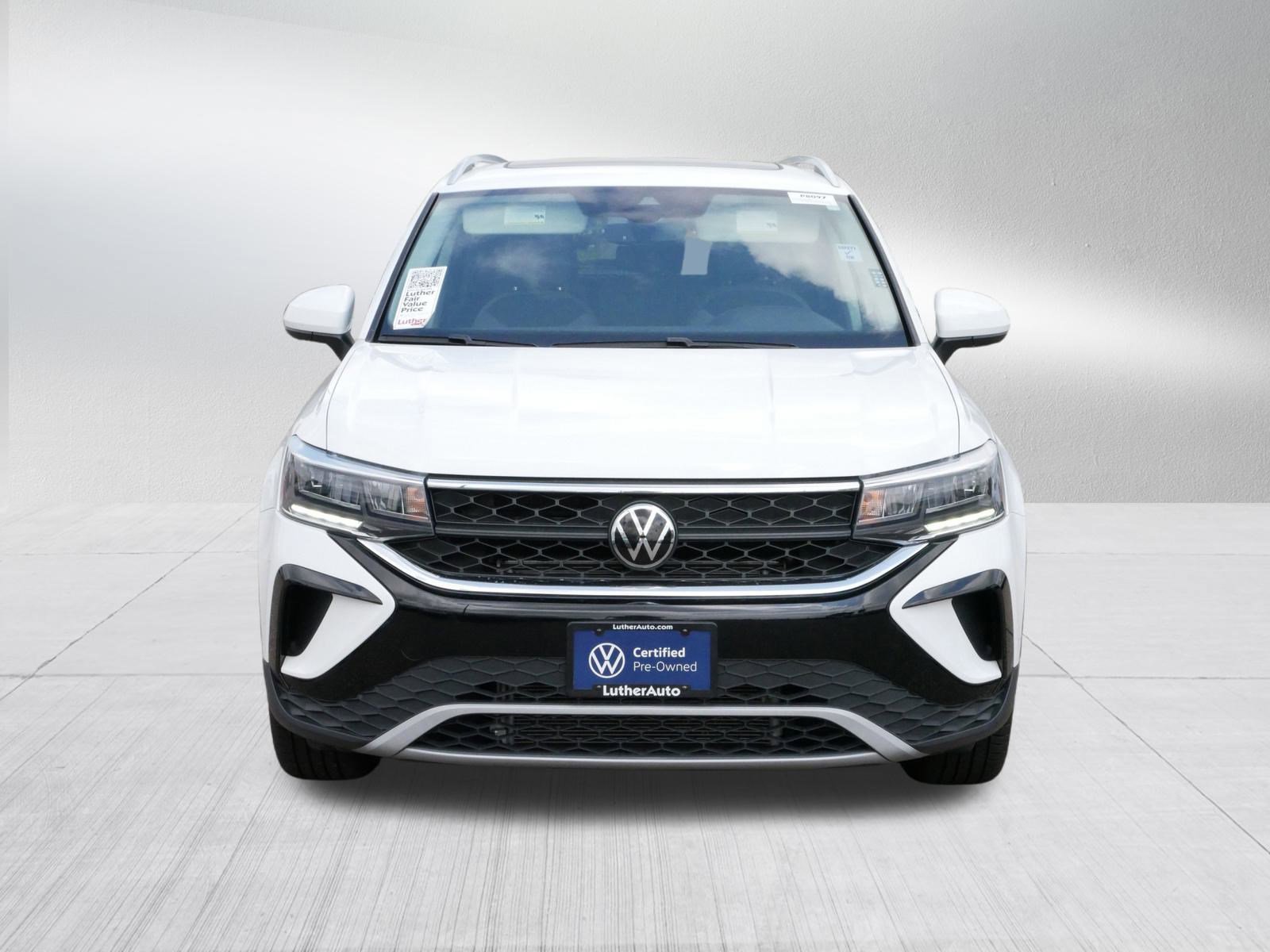 Certified 2022 Volkswagen Taos SE with VIN 3VVPX7B22NM096107 for sale in Brooklyn Center, Minnesota
