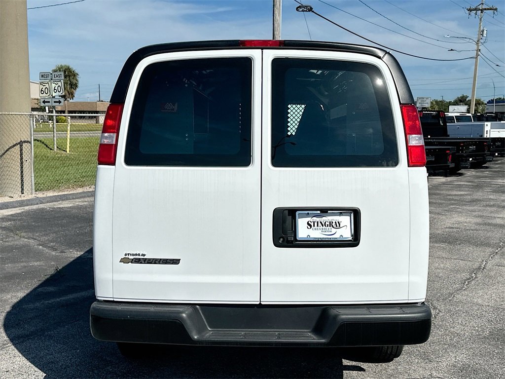 2025 Chevrolet Express Cargo 2500 photo 4