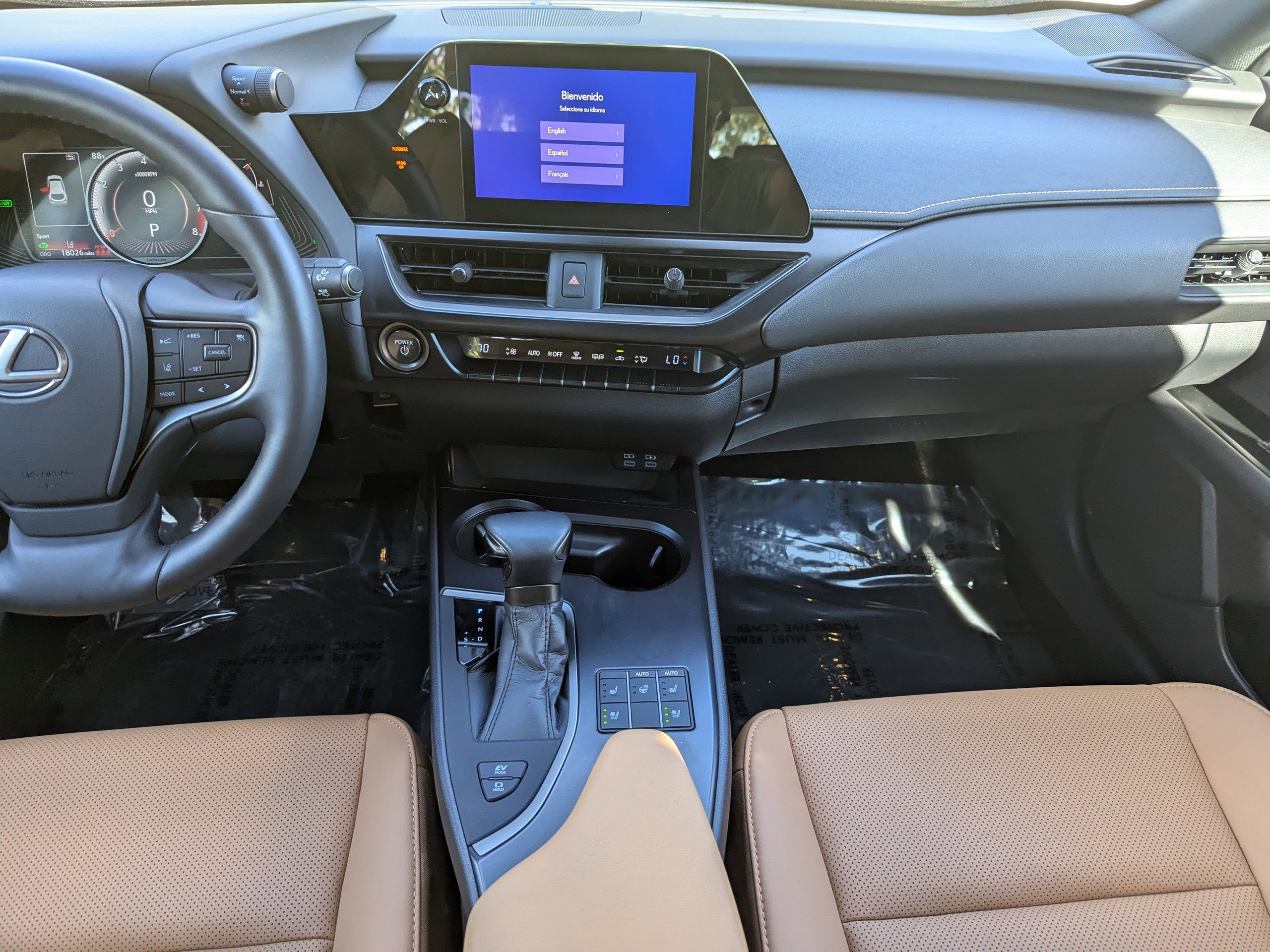 2023 Lexus UX 250h Premium photo 16