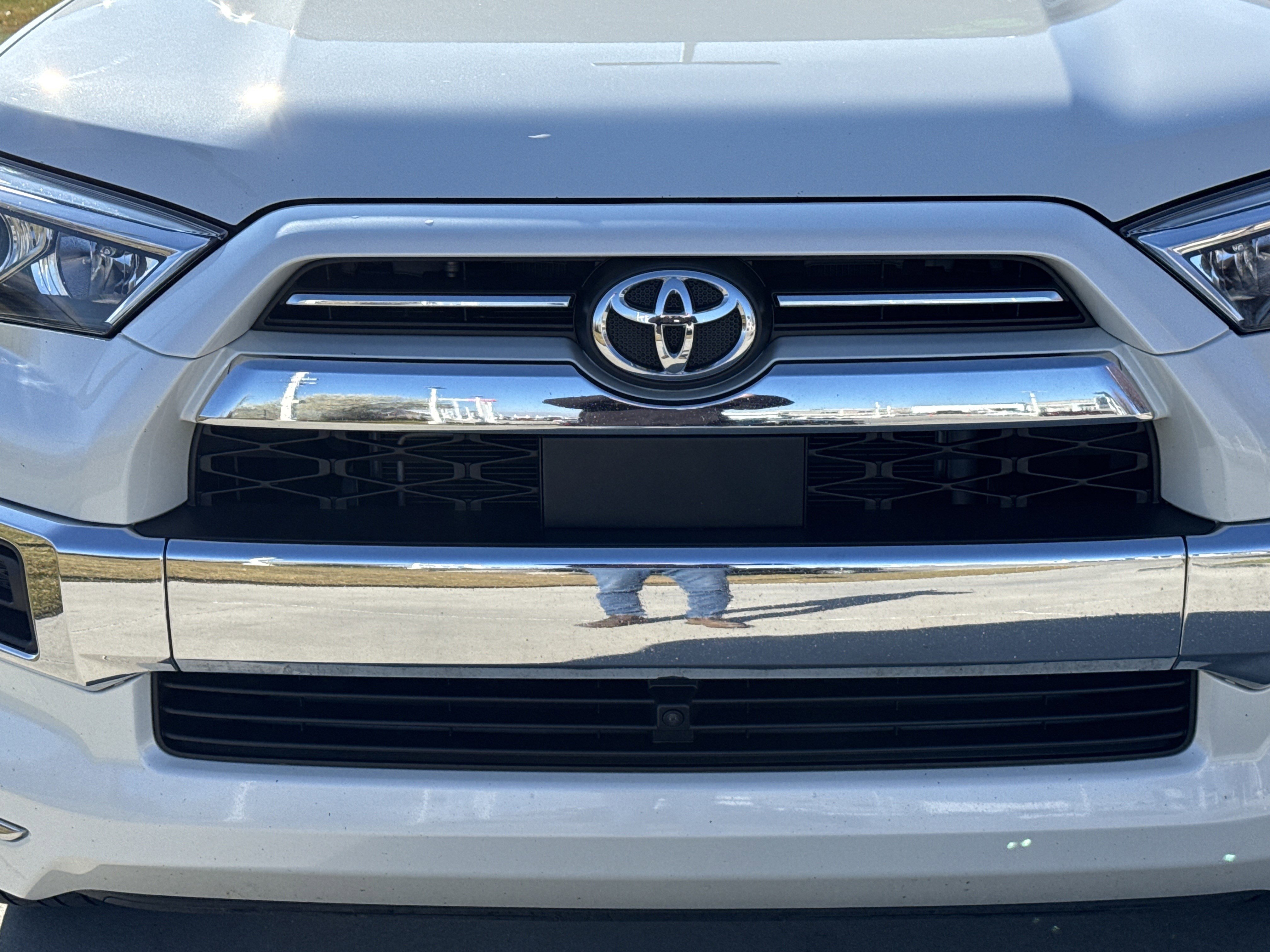 2023 Toyota 4Runner Limited photo 2